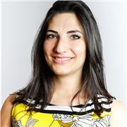 Professionista del graphic design laureata e con esperienza.